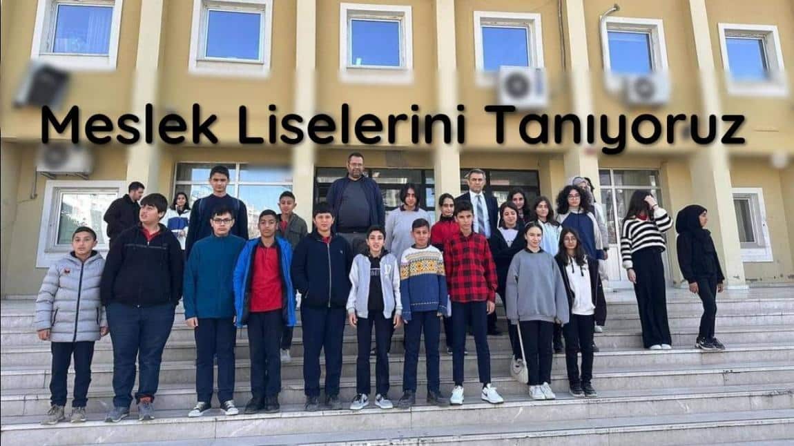 8.sınıf öğrencilerimiz Meslek liselerinin tanıtımı kapsamında ilk olarak “Cumhuriyet Mesleki ve Teknik Anadolu Lisesi’ni “ ziyaret ettiler.